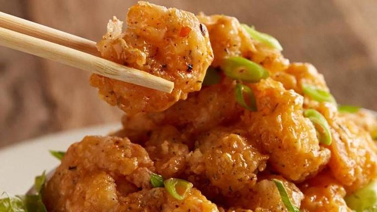 Who doesn’t love Bang Bang Shrimp? Nobody, apparently. It’s a signature dish at a Lexington restaurant which was rated the top casual dining chain by a national survey.