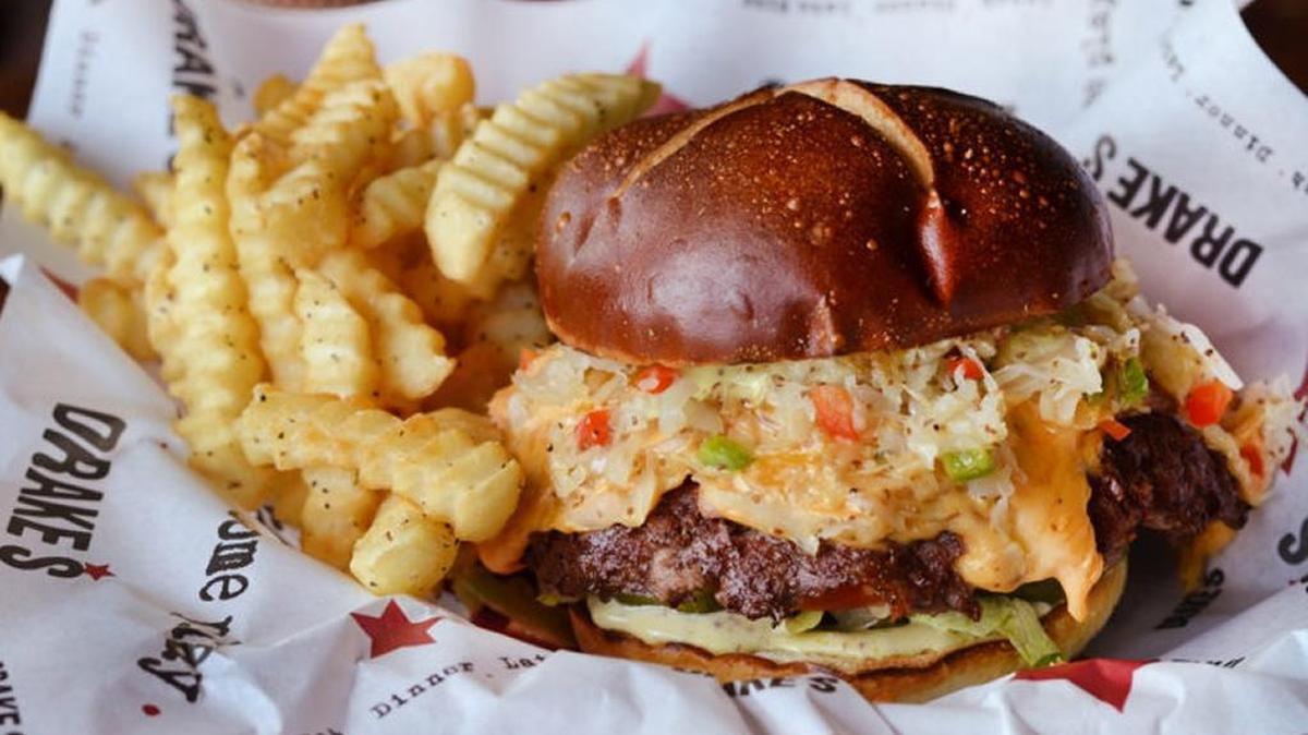 Known for its inventive and tasty burgers, in 2016 Drake’s featuring a German-inspired menu for Oktobeerfest, including the Hofbrau Beer Cheese Burger.