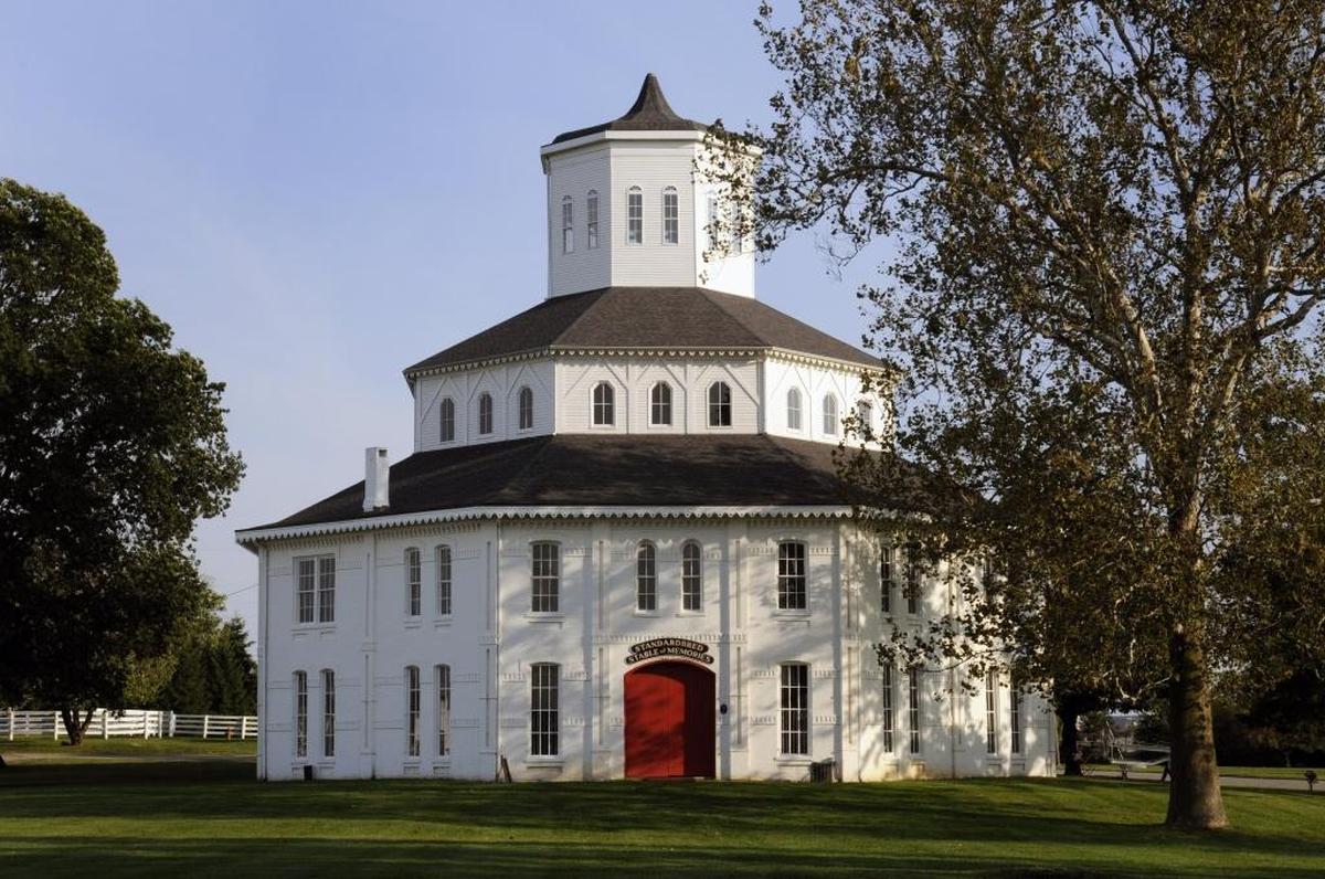 The Round Barn Stable of Memories offers a historical, three floored venue space in Lexington, Ky for parties up to 400.