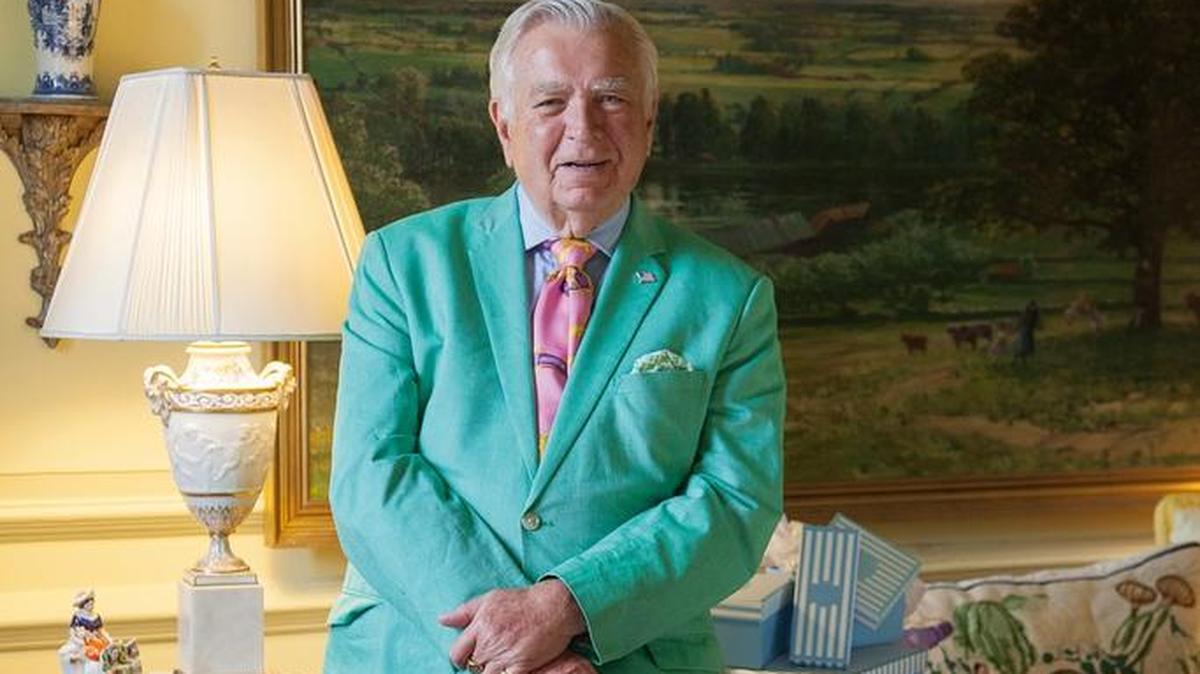 Interior designer Carleton Varney is scheduled to visit L.V. Harkness on Thursday.