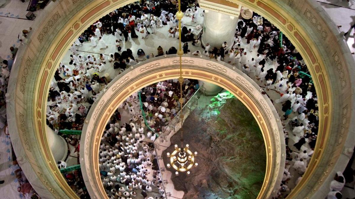 Pilgrims prayed near the Al-Safa mountain, at the Grand Mosque, during the minor pilgrimage known as Umrah in the Muslim holy city of Mecca, Saudi Arabia, during Ramadan in 2017.