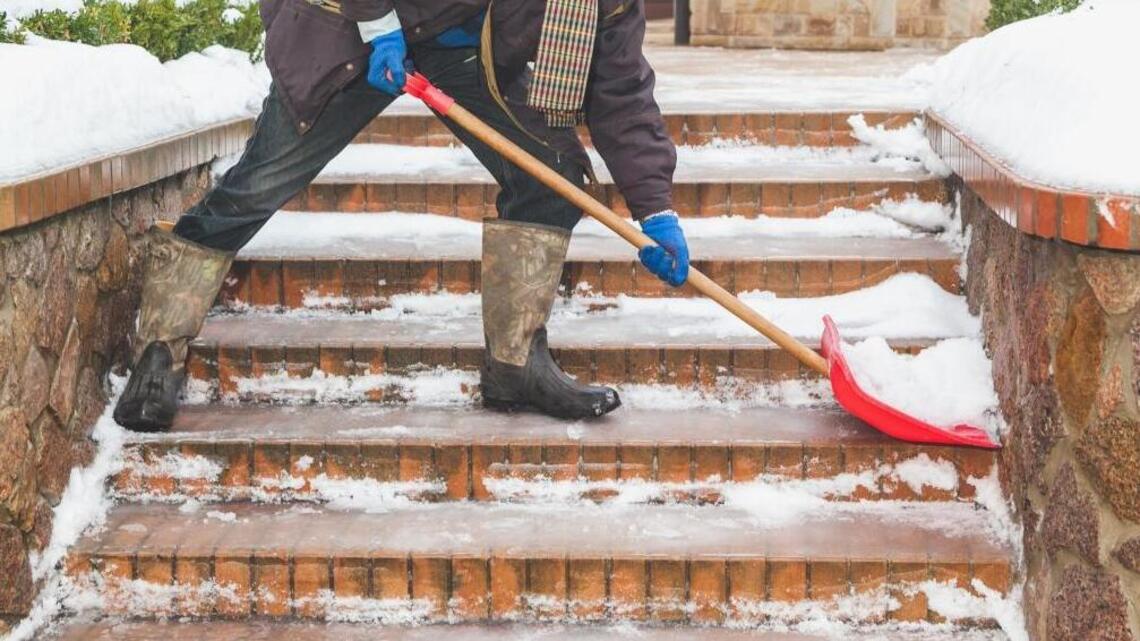 Top ways to battle the snow: De-icers, shovels and snowblowers