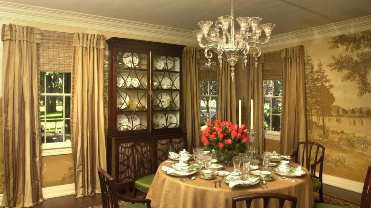The 2003 Decorator’s Showcase was at the former home of the late George Headley on Old Frankfort Pike. This was the dining room.