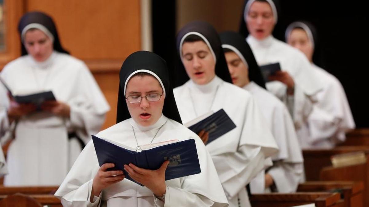 Sisters sang at the Dominican Sisters of Mary, Mother of the Eucharist campus in Ann Arbor, Mich. Their third and latest album, “Jesu, Joy of Man’s Desiring: Christmas with the Dominican Sisters of Mary,” has risen to the top of Billboard’s classical chart.
