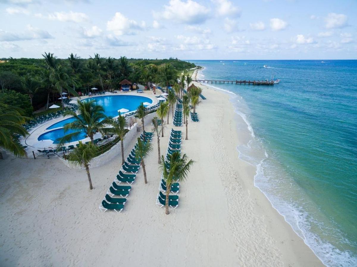 Occidental Cozumel is surrounded by the beach and tropical mangroves and located close to Palancar Reef, offering beautiful scenery and adventure for guests.