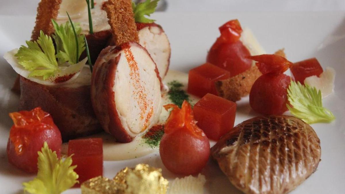 Brown Hotel chef Josh Bettis has reinterpreted the classic Kentucky dish as an Haute Brown: a turkey roulade wrapped in thick-cut Kentucky bacon accented by tomato confit and roasted tomato gelee, shaved Parmigiano-Reggiano, and house-made brioche croutons wrapped with edible gold on top of a white truffle-infused Mornay sauce, for $90.