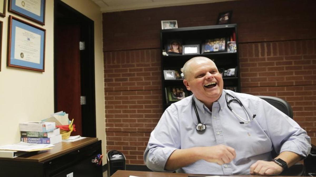 Dr. Van Breeding discussed his recent national award at Mountain Comprehensive Health Corp.’s Whitesburg Medical Clinic.