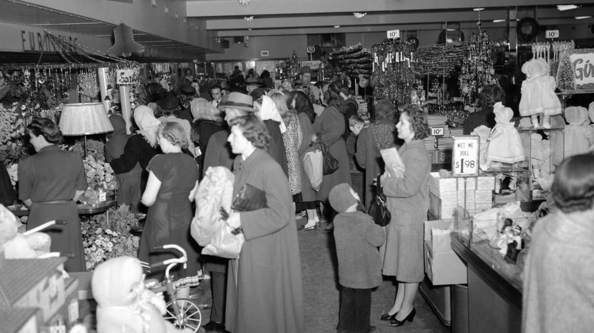 Christmas shoppers filled the S.S. Kresge Store in downtown Lexington on Dec. 9, 1948. S.S. Kresge, a Detroit, Mich., company, brought their 5 and 10 cent stores to Lexington in 1912. The downtown store was at 250 West Main Street, across from Cheapside Park. The store closed in 1967 and is now the site of the Lexington Financial Center, also known as the “Big Blue Building.” The Kresge was renamed Kmart Corp. in 1977.