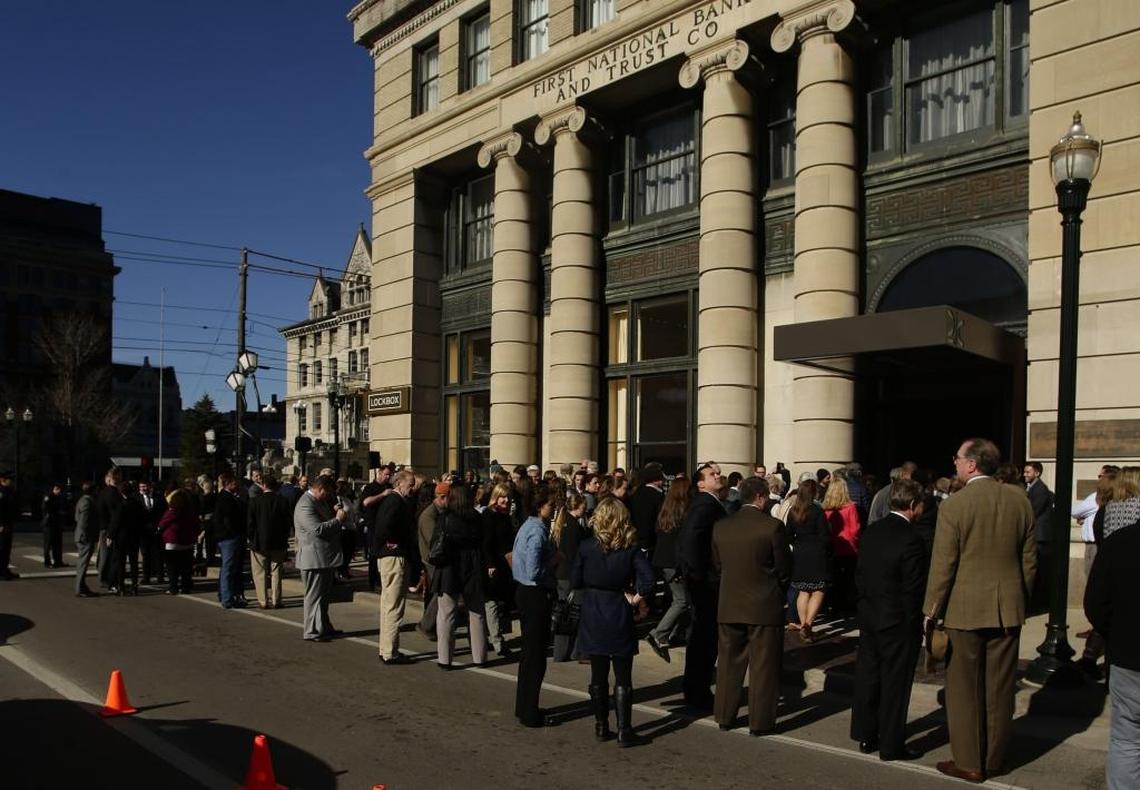 People lined up to get a look inside the new 21c Museum Hotel on Feb. 29, 2016.