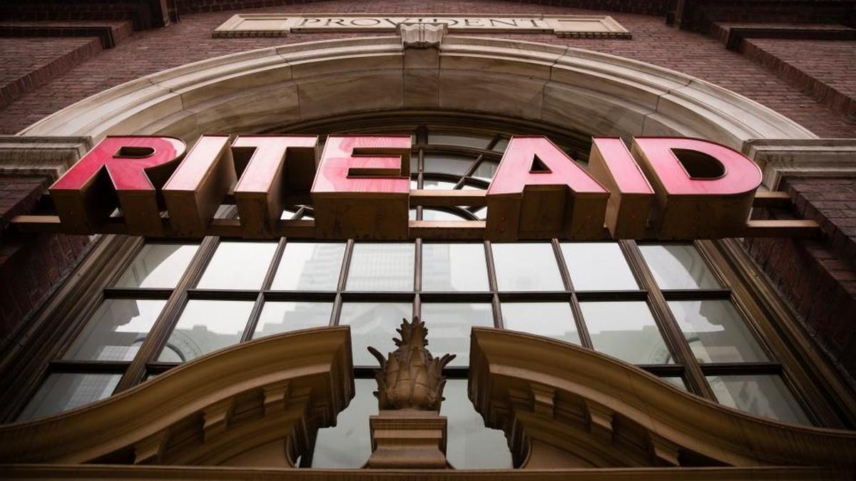 The purchase of the 1,932 Rite Aid shops will happen in two phases. First, ownership will be transferred in waves; customers may see signs on the door of their Rite-Aid announcing the new ownership.