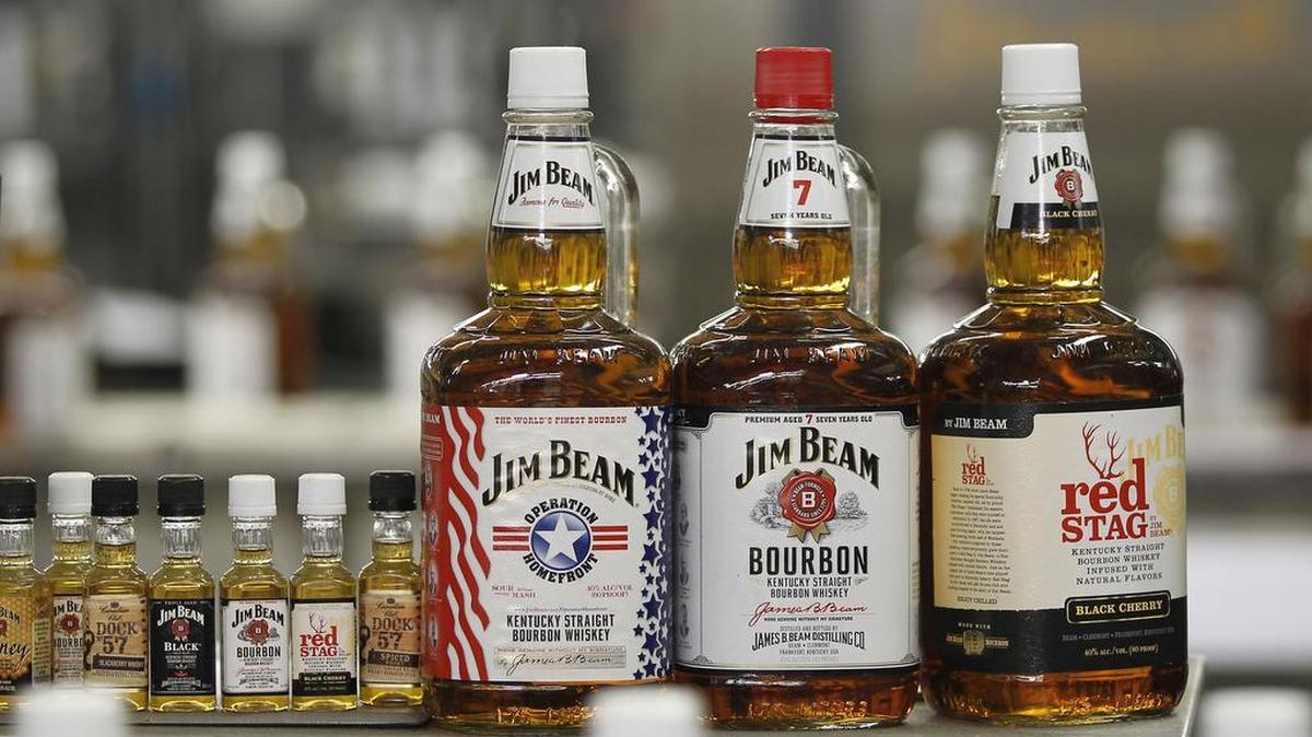 Jim Beam workers accepted a new contract offer Friday, ending a week-long strike.