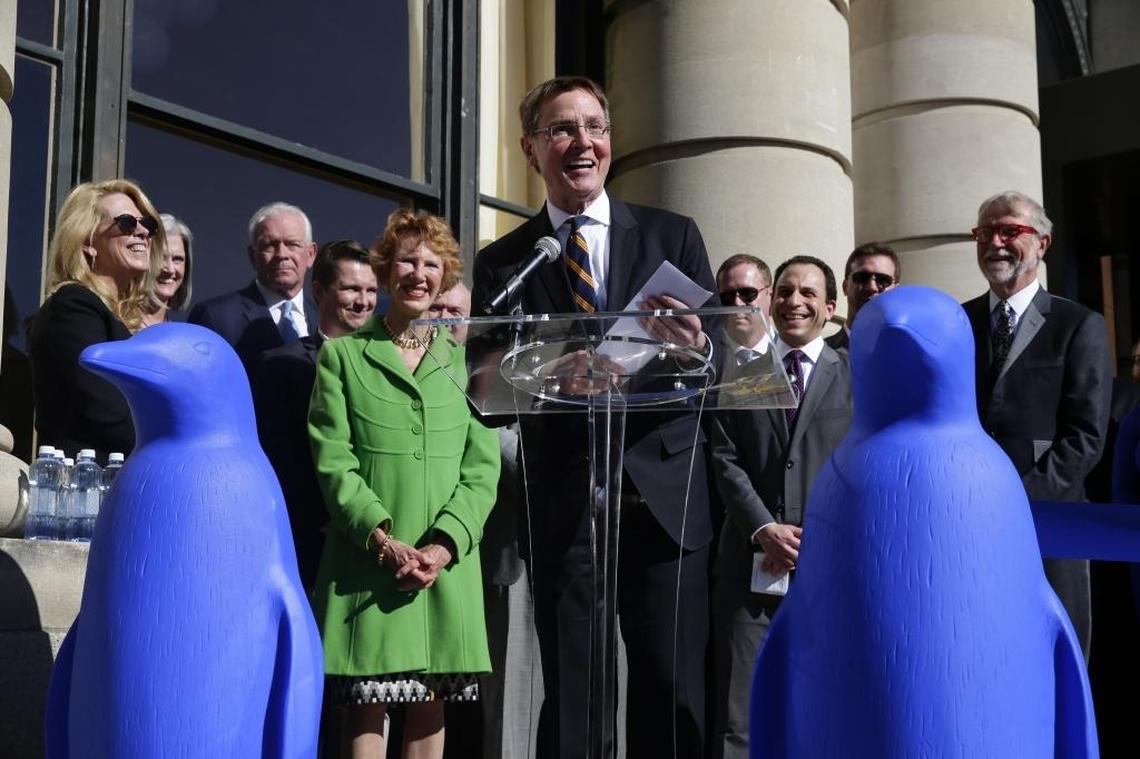 Lexington Mayor Jim Gray spoke to the crowd during Monday’s grand opening of 21c Museum Hotel.