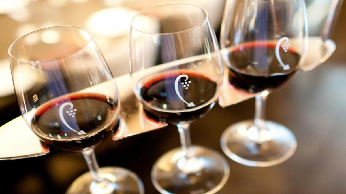 CRÚ Food & Wine Bar boasts more than 300 selections of wine, including 80 premium wines by the glass, 15 wine flights that change daily and Napa-style foods such as stone-fired pizza and artisan cheese plates.
