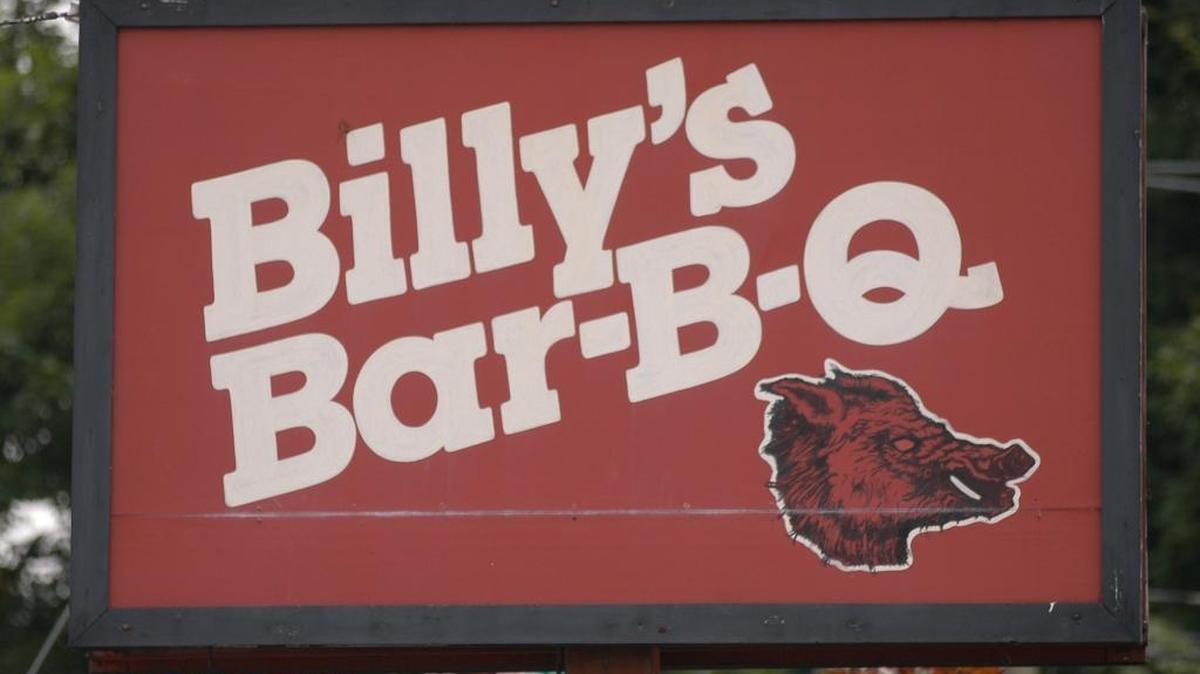 The sign for Billy's Hickory Pit Bar-B-Q restaurant was photographed on Tuesday, June 21, 2005 at 101 Cochran Rd. in Lexington, Ky.