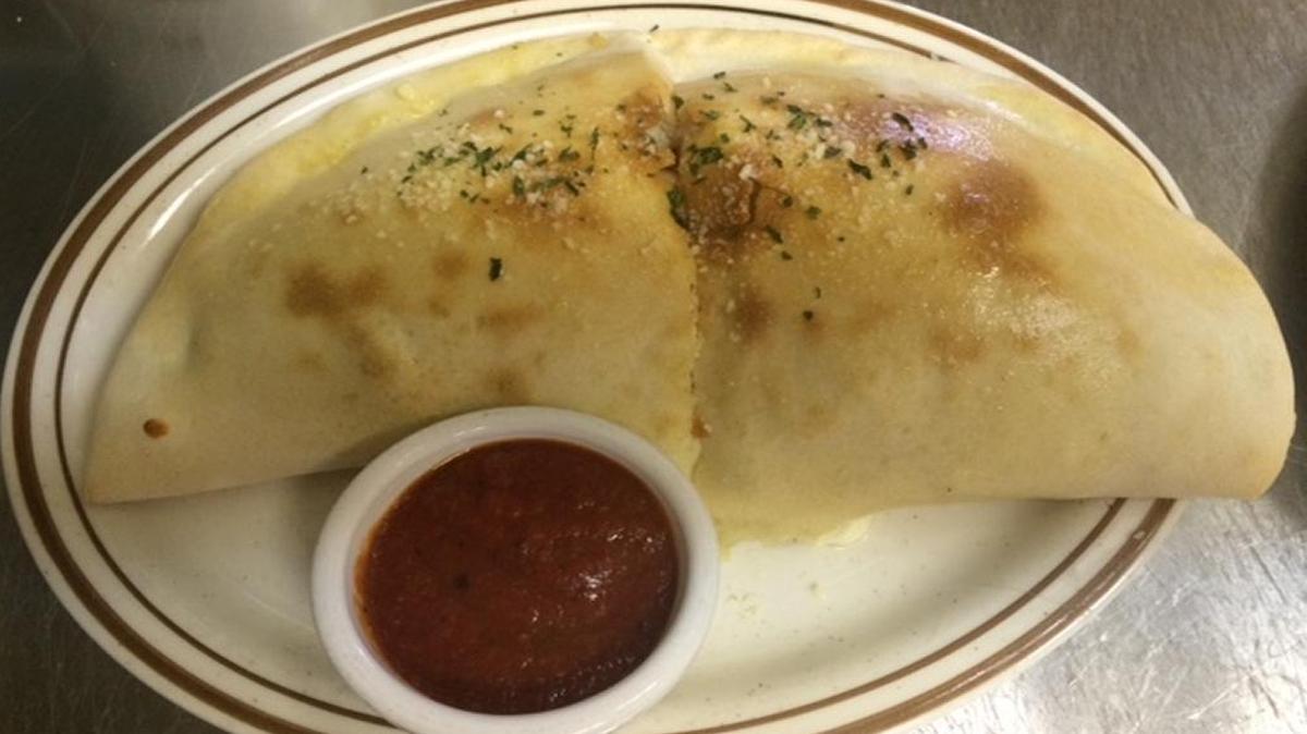 Calzones, pizza, pasta favorites, chicken, seafood and salads will be on the menu at Amici’s Italian Ristorante, which is expected to open next week on the north end’s Boardwalk.