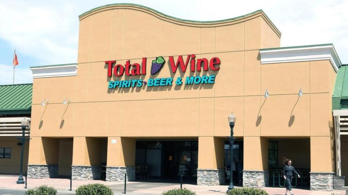 Spiking the eggnog? These Lexington liquor stores are open late Christmas Eve