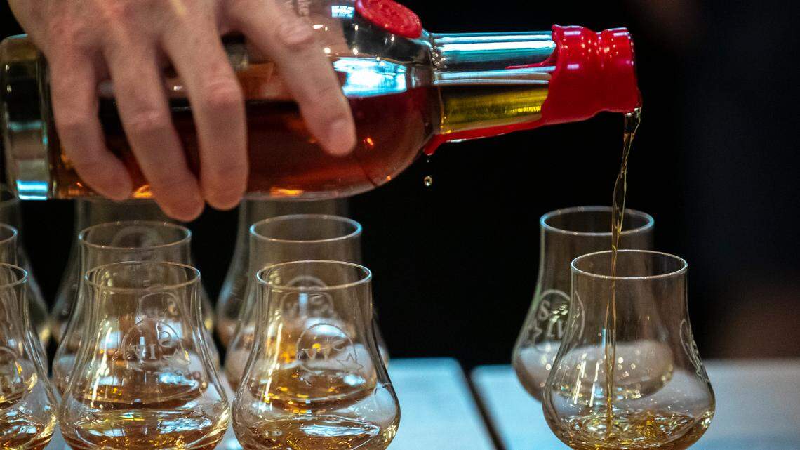 Guide: Tips on how to properly pour, drink Kentucky bourbon