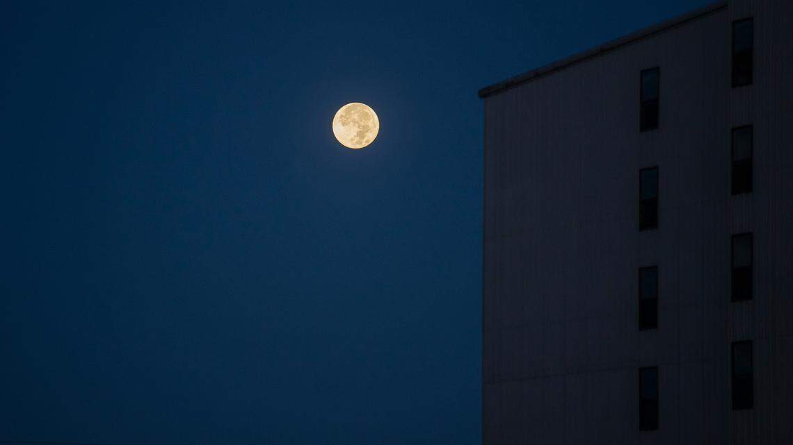 Don’t miss your chance to see a bright blue supermoon from Pennsylvania. When to look up