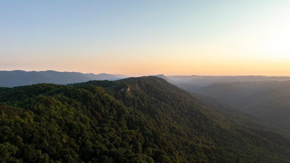 New Kentucky residents are moving out of some states in high numbers, according to new Census data.