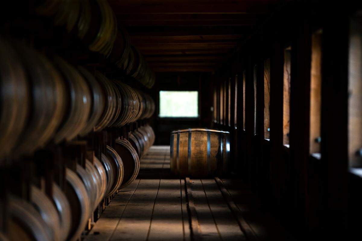 The new Kentucky Bourbon Country Auction and Celebration will feature rare bourbons and experiences, exclusive tastings and meals by Kentucky chefs with whiskey pairings.
