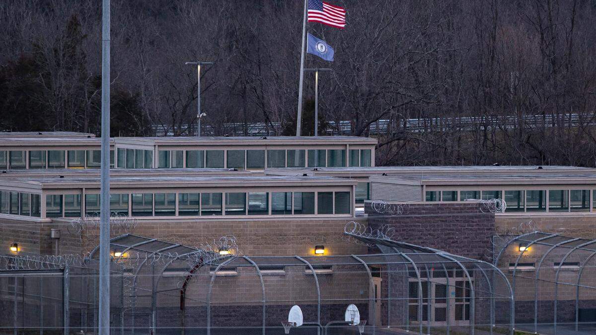 ‘He does not feel safe.’ In KY juvenile jail, some scared youths refuse to leave cells