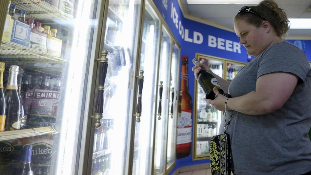 Nikki Mullins bought sparkling wine at J & M Liquors in Paris. Mullins, who was celebrating her 10-year wedding anniversary, bought the same brand she had on her honeymoon.