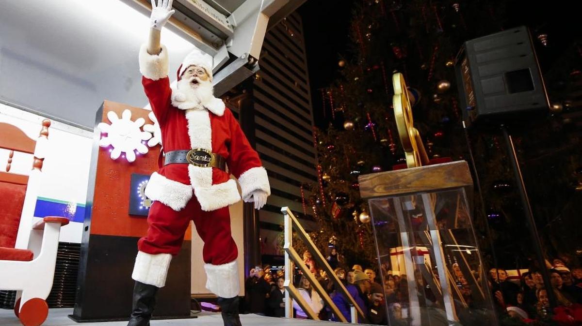 Jack Pattie, of Lexington, portrayed Santa Claus and waved to the crowd before lighting the tree.