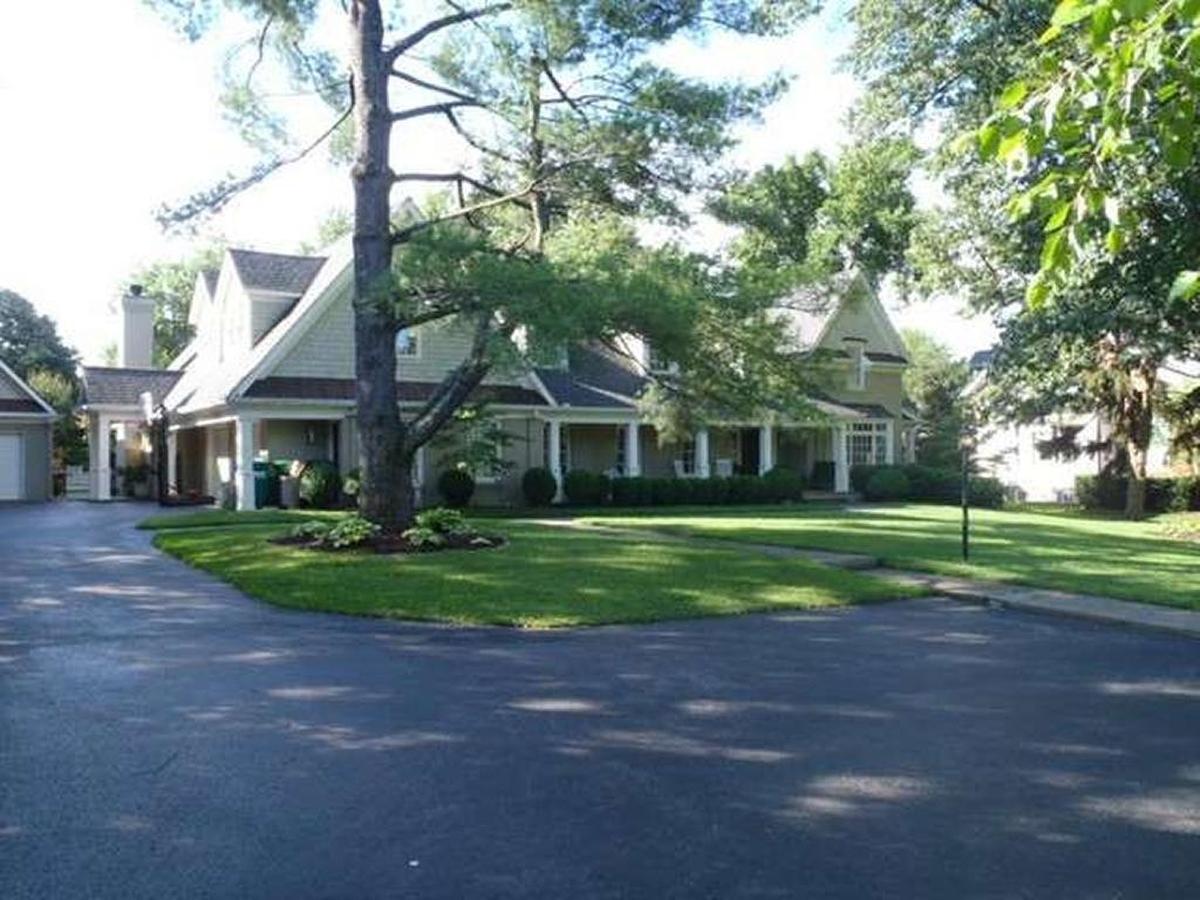 1823 Glenhill Drive