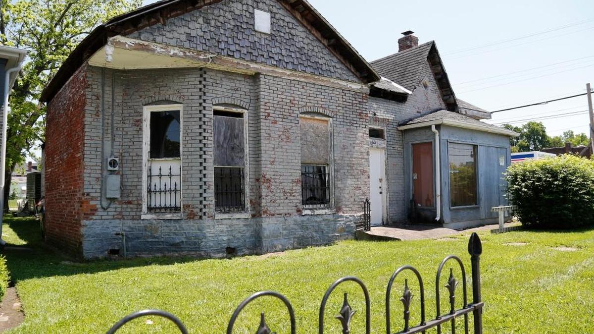 This house, at 163 East Third Street in Lexington’s Constitution Historic District, was built in the 1800s. Its fate is uncertain.