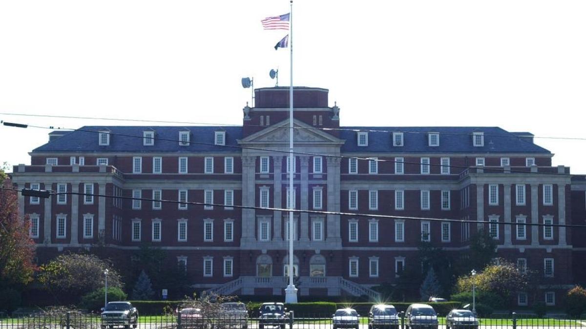 Photo of the main building at the Veterans Administration Hospital on Leestown Road in Lexington , Ky., Monday, October 29, 2001.