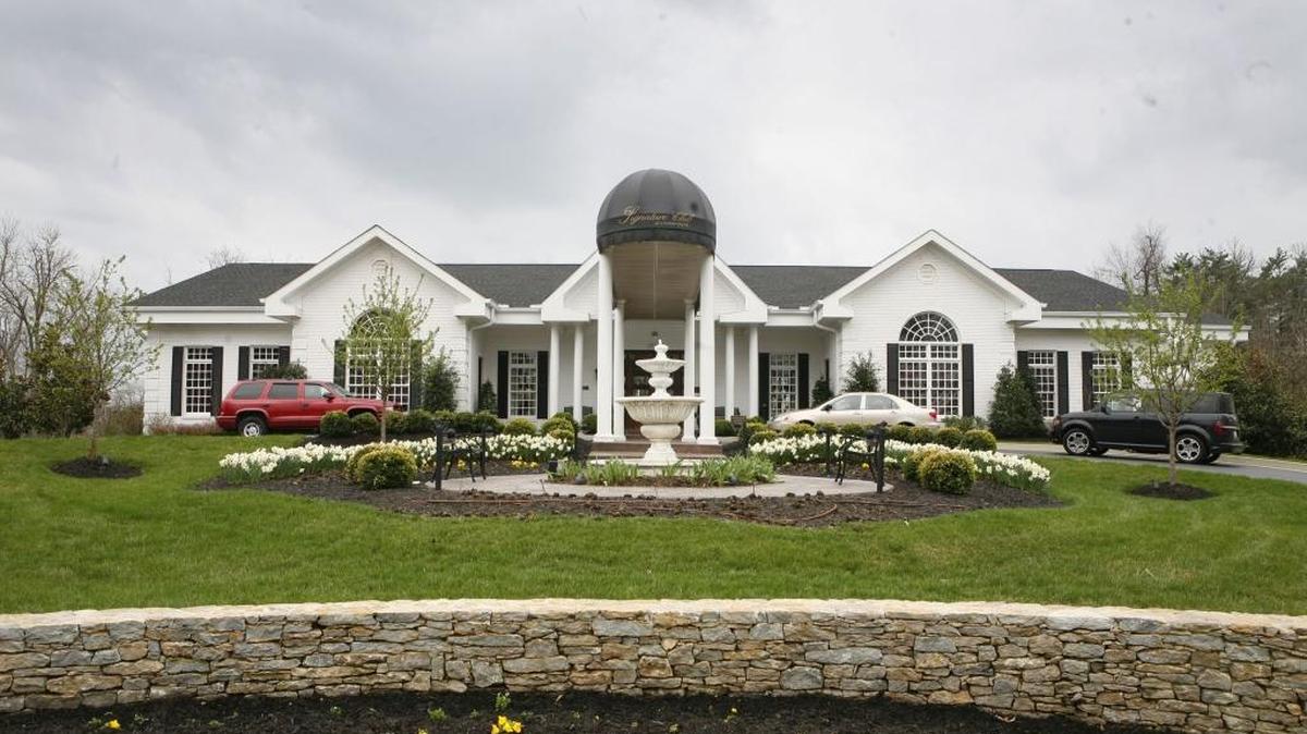 The Golf Fore the Hungry dinner,to benefit God’s Pantry,will be held Sunday at the Signature Club at Lansdowne. The golf event will be Monday at University Club of Kentucky.