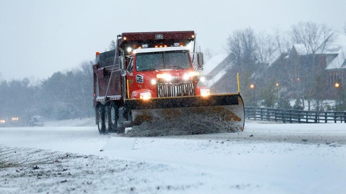 A snow plow traveled outbound on Tates Creek Road near Federal Drive on Jan. 20.