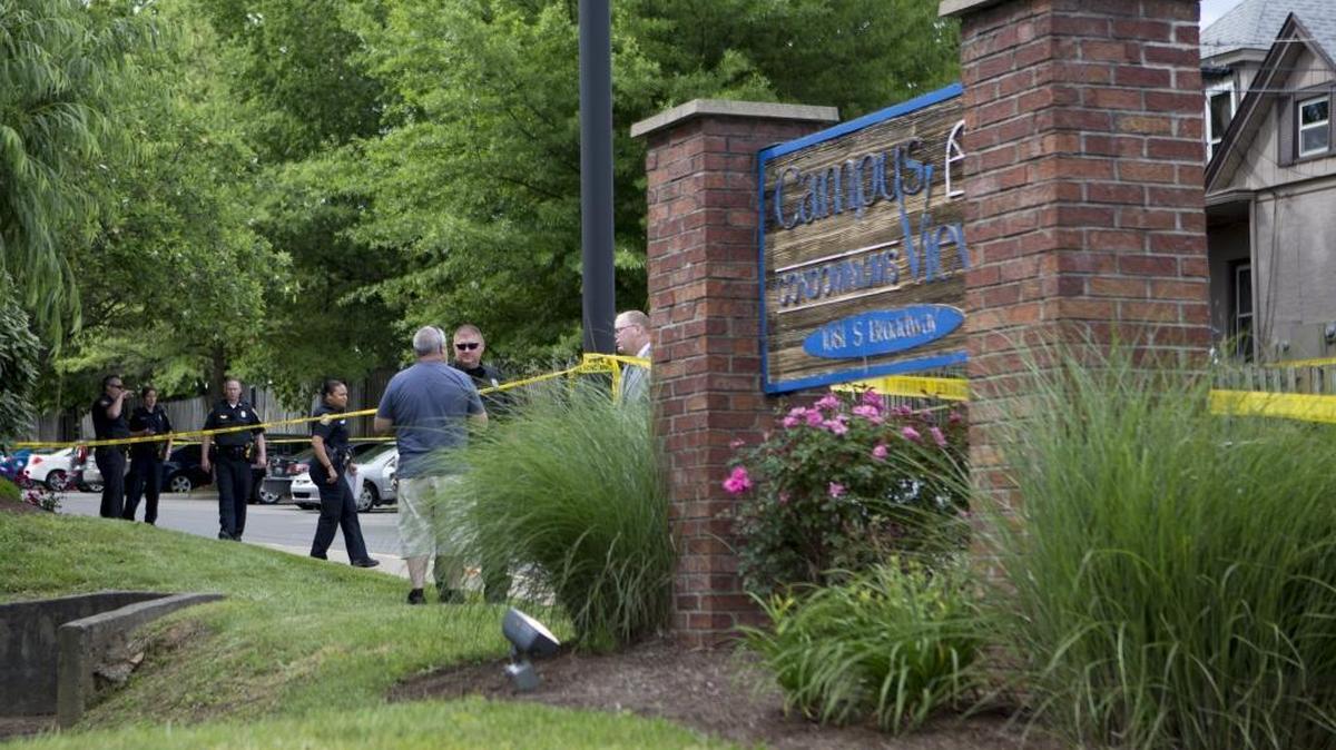 Officers discussed a Monday double shooting at Campus View Condominiums on South Broadway in Lexington.