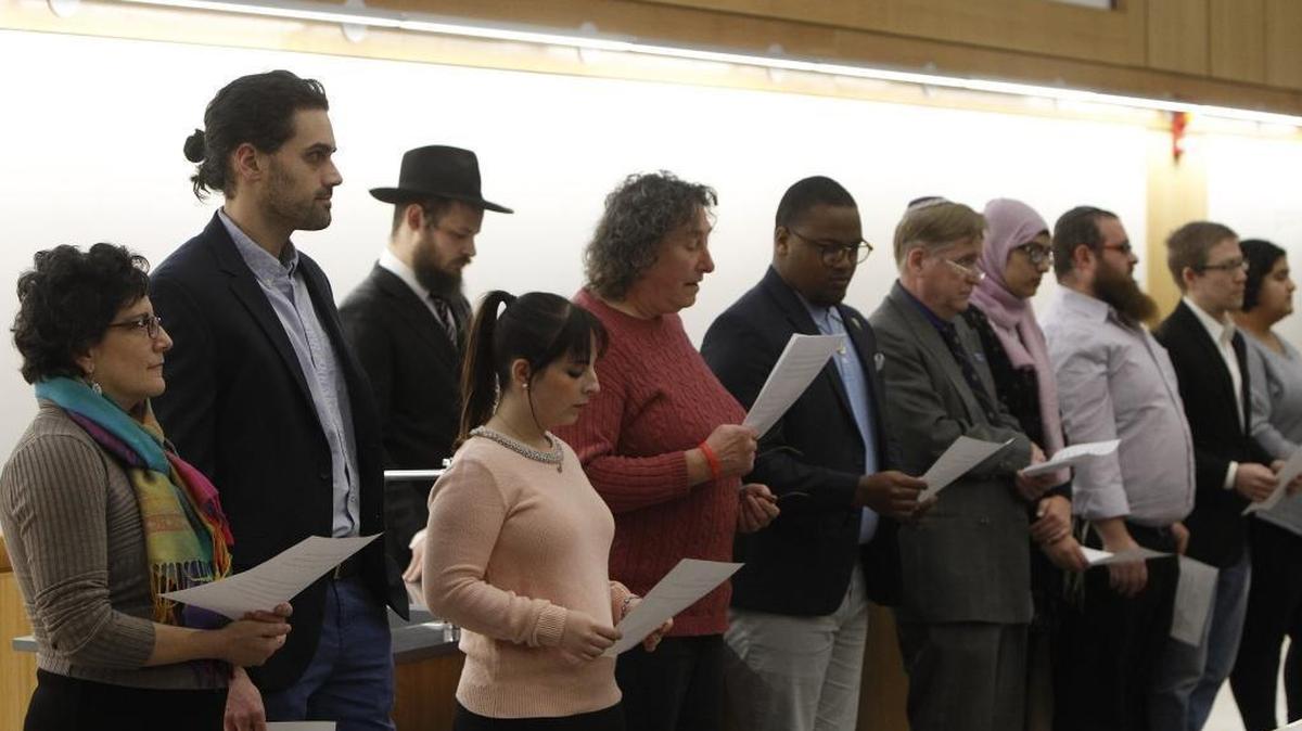 A prayer service was held Thursday night at the University of Kentucky to show unity after vandals destroyed a sign last week at the Jewish Student Center.