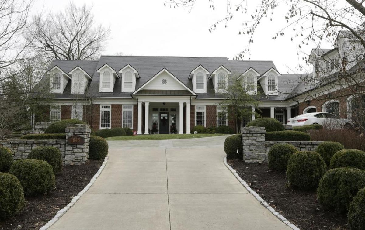 1843 Glenhill Drive
