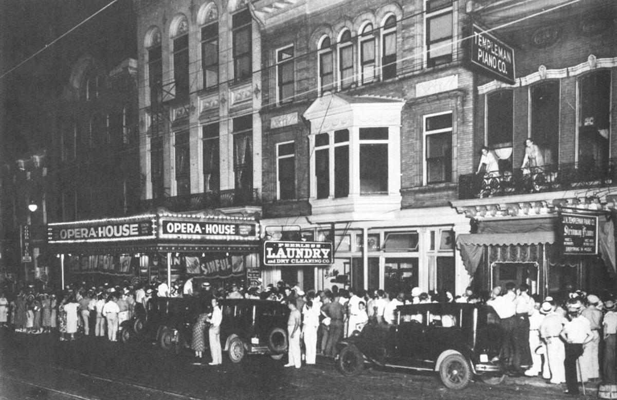 This photo shows the marquee of the Lexington Opera House in the early 1900s. 