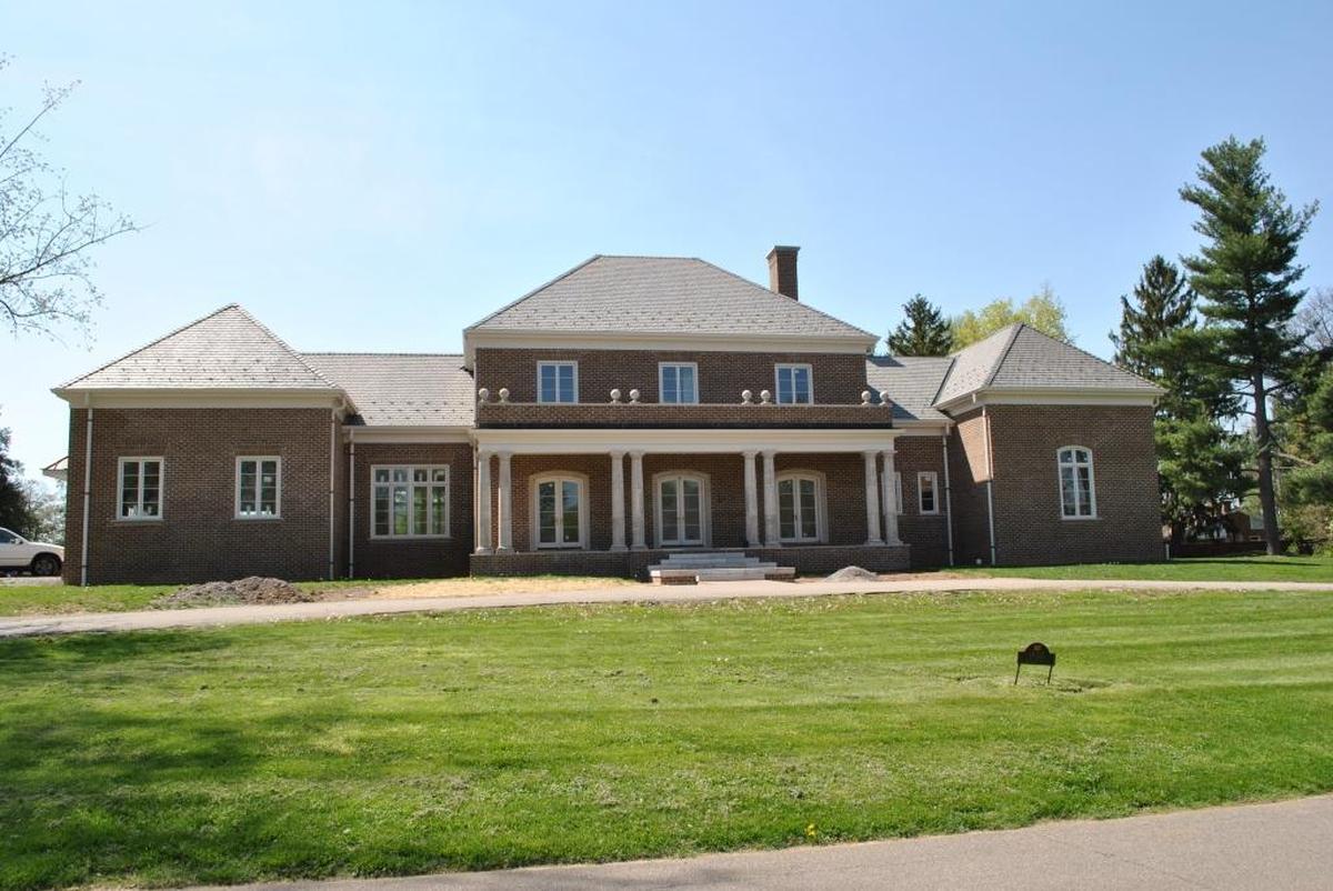 1850 Fielden Drive