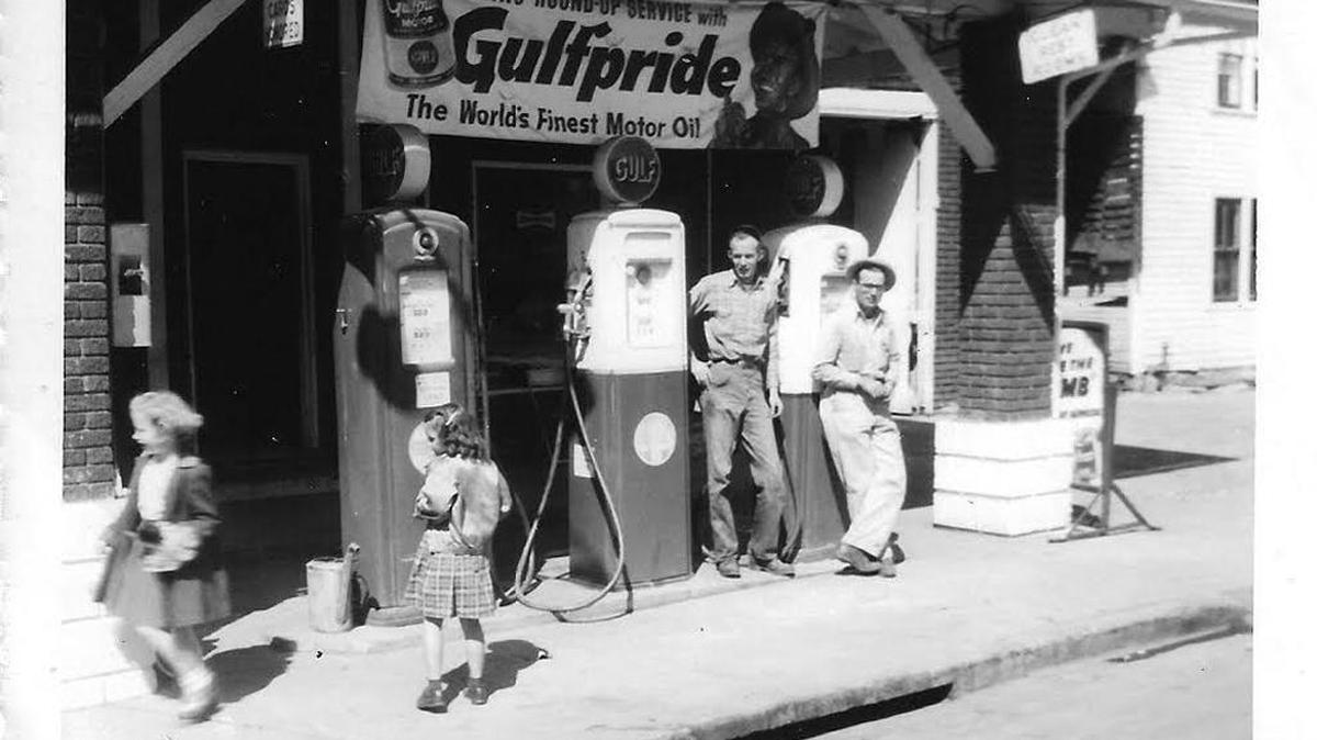 The Jessamine County Pictorial History book contains vintage photos like this from the 1950s that shows the Gulf Station on South Lexington Avenue in Wilmore.