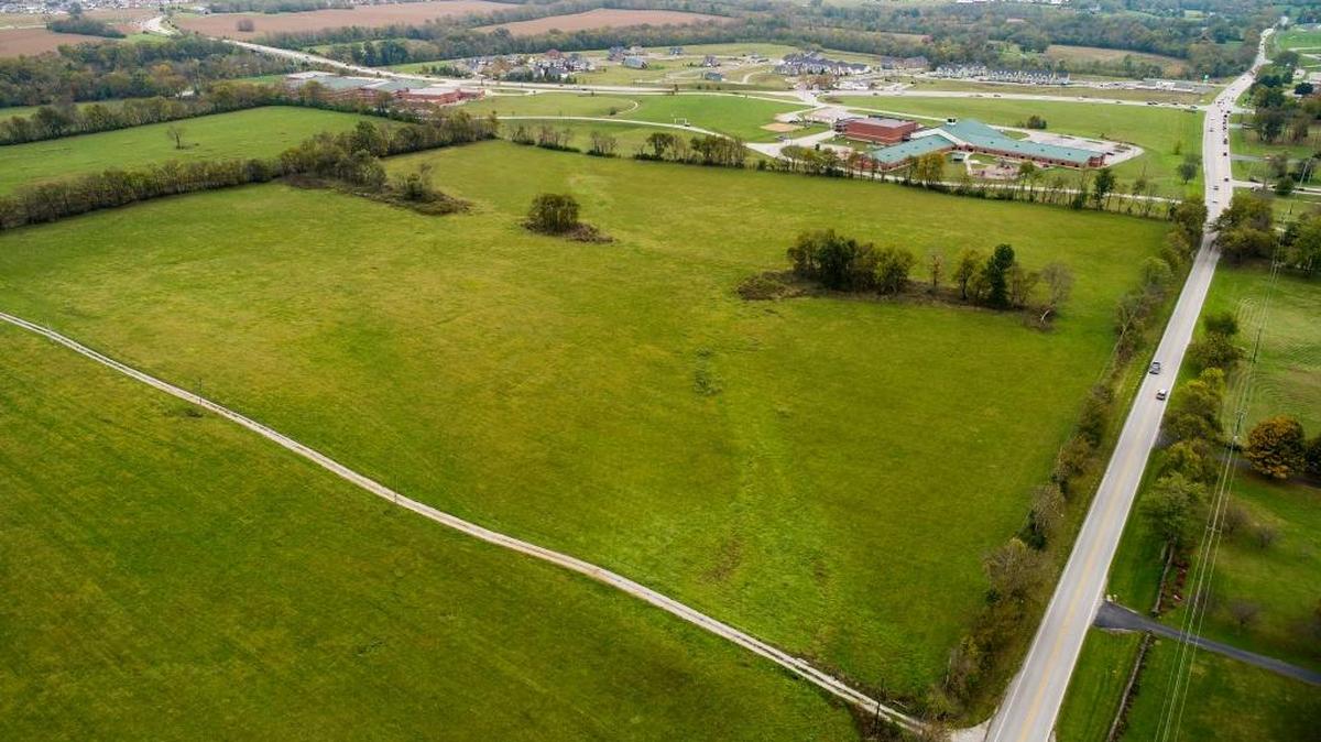 Georgetown’s City Council has approved a zoning plan for a large subdivision along U.S. 25 in Scott County.