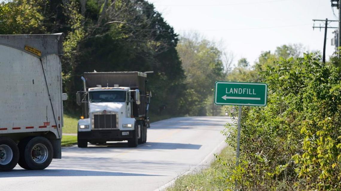 Garbage trucks entered a landfill on U.S. 25 north of Georgetown in Scott Co., Ky, on Sept. 23, 2016. Scott County residents have been complaining for years about the garbage trucks speeding down U.S. 25. A hearing on the landfill expansion is scheduled for 7 p.m. Jan. 11 at Scott County High School.