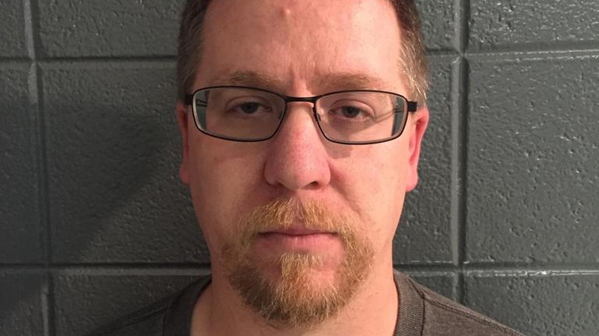 Larry Joe Lyons was arrested Friday in Frankfort after allegedly seekign sex with a minor.