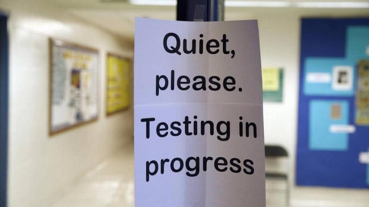 Kentucky schools have failed to make progress for the last decade in the critical areas of 4th- and 8th-grade reading and mathematics on NAEP national test scores released Wednesday, Oct. 30