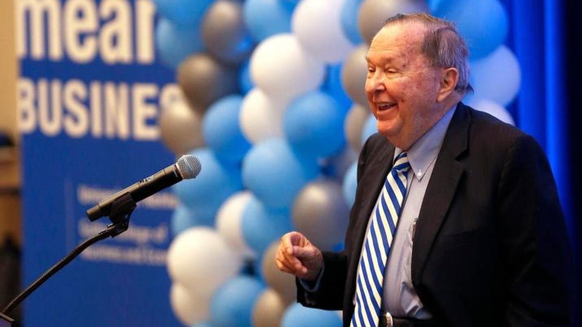 University of Kentucky donor Carol Martin “Bill” Gatton speaks at a UK event.