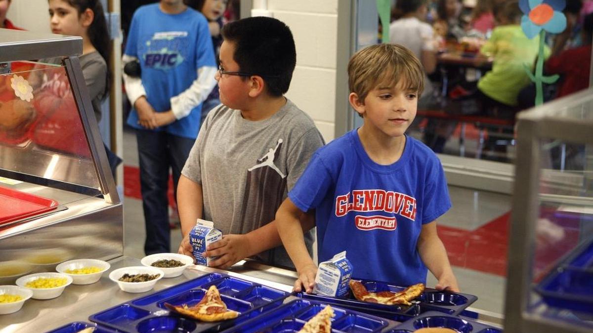 Students go through the line during lunch at Glendover Elementary in Lexington, Ky., Friday, April 29, 2016.