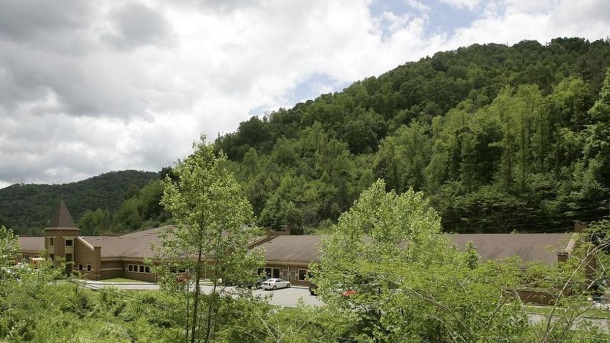 The Cordia School located next to Lotts Creek on Ky. 1088 in Cordia, was photographed in 2005. The state education commissioner has said that the school should be closed because it is in poor condition.