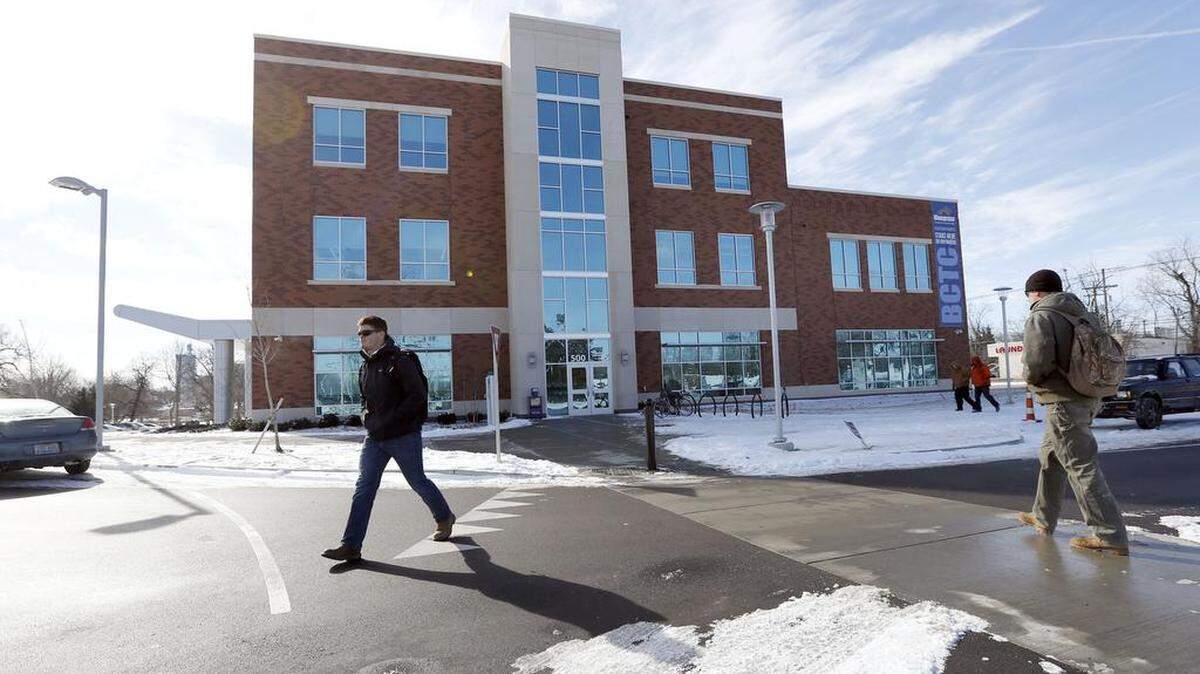 Students walked the Bluegrass Community and Technical College Newtown campus in January 2014.