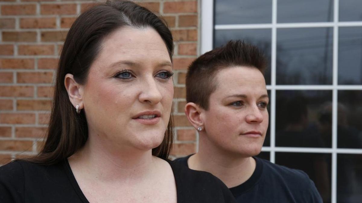 Florence police officers Lyndi Trischler, left, and Samantha Riley are advocating for a state law that would require employers to make accommodations for pregnant employees. They settled a discrimination lawsuit with the city in October 2016.