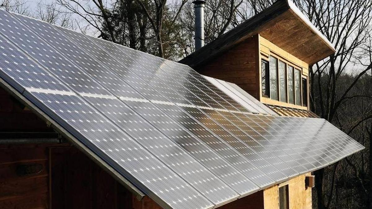 Richard Levine, a University of Kentucky architecture professor, outfitted his studio with solar panels to provide much of the electricity for it and his home. He uses net-metering to feed excess power he generates into the Kentucky Utilities grid and draw power when he needs it.