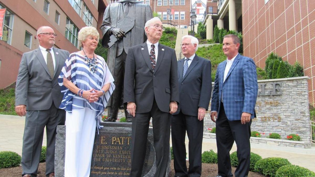 More than 200 people attended a ceremony to dedicate a statue of former Gov. Paul Patton on the campus of the University of Pikeville, where Patton is a past president. From left are Pikeville Mayor Jimmy Carter, Patton’s wife Judi, Patton, U.S. Rep. Hal Rogers, and Pikeville Commissioner Frank Justice II.