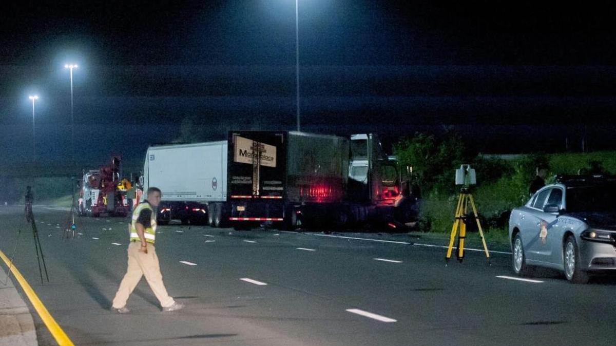 Kentucky State Police and emergency responders worked at a four-vehicle crash that killed six people Thursday night on Interstate 65 near Bowling Green.